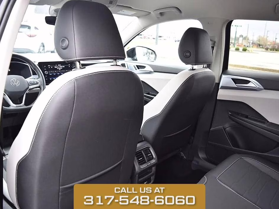 2025 Black Volkswagen Taos 1.5T SE AWD SUV