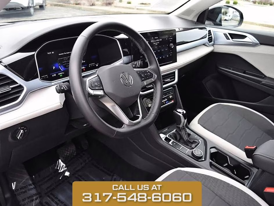 2025 Black Volkswagen Taos 1.5T SE AWD SUV