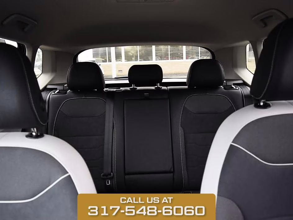 2025 Black Volkswagen Taos 1.5T SE AWD SUV