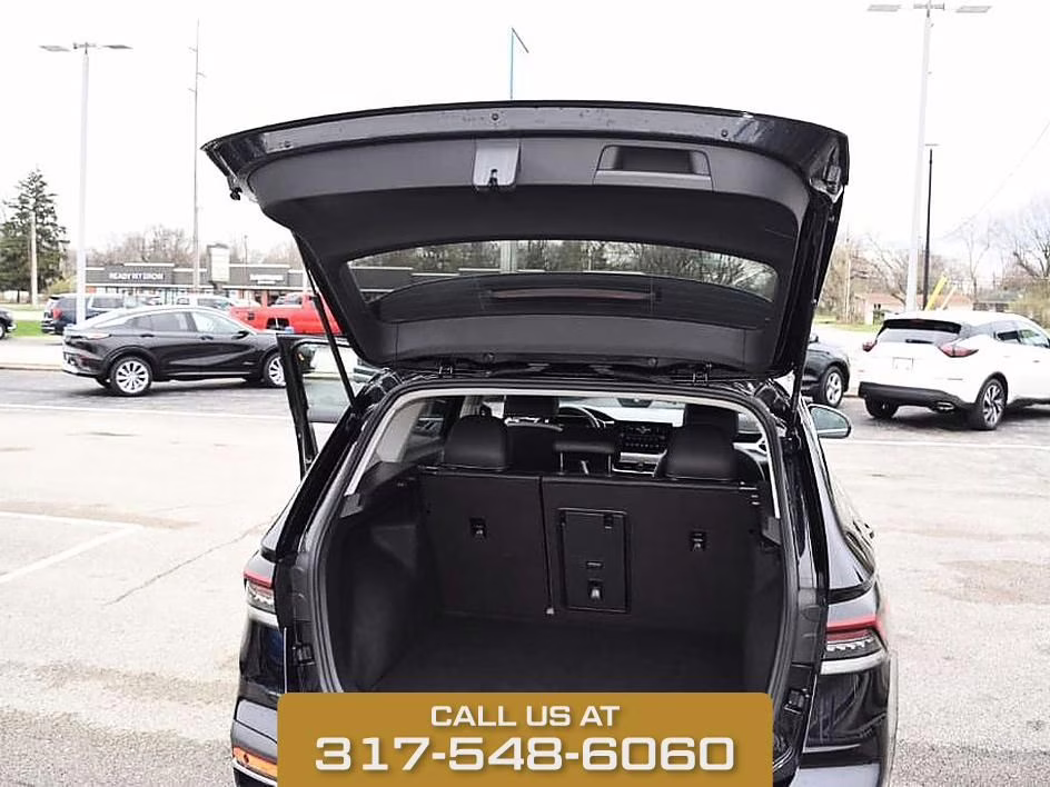 2025 Black Volkswagen Taos 1.5T SE AWD SUV