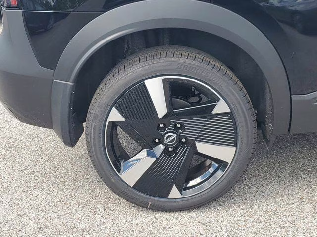 2026 Super Black Nissan Kicks SR FWD SUV