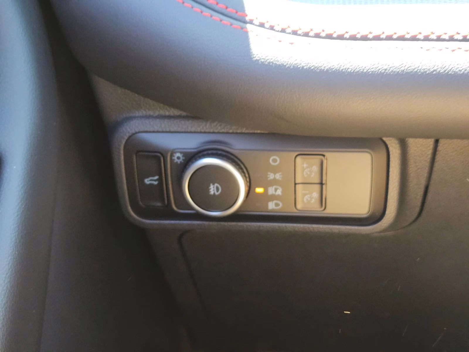 2026 White Ford Explorer ST-Line RWD SUV