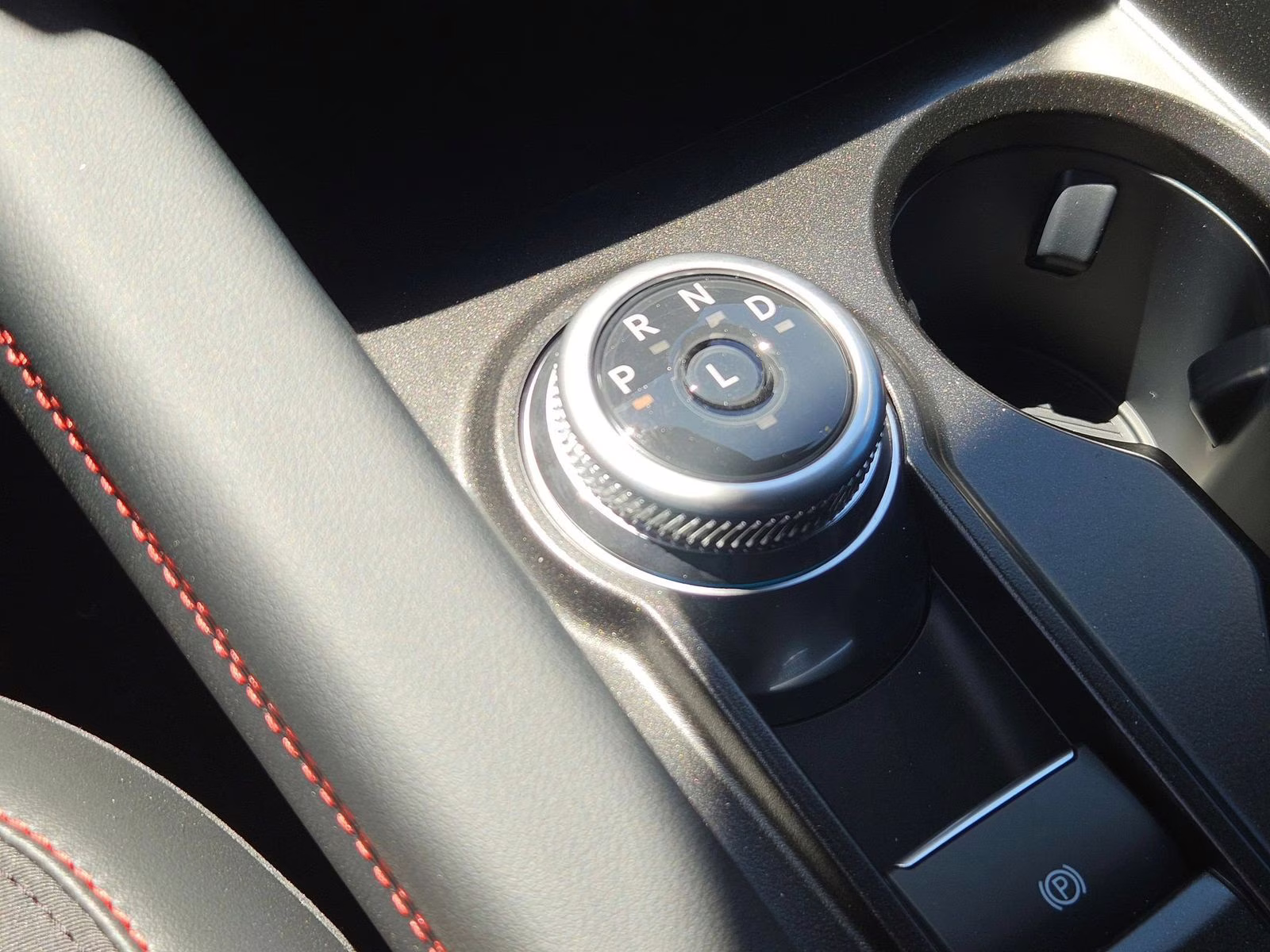 2026 White Ford Explorer ST-Line RWD SUV