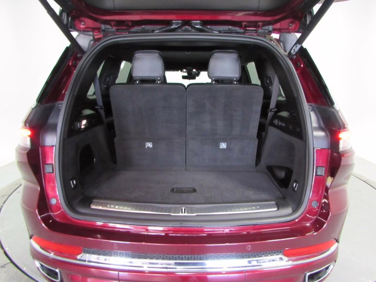 2022 Velvet Red Pearlcoat Jeep Grand Cherokee L Overland 4X4 SUV