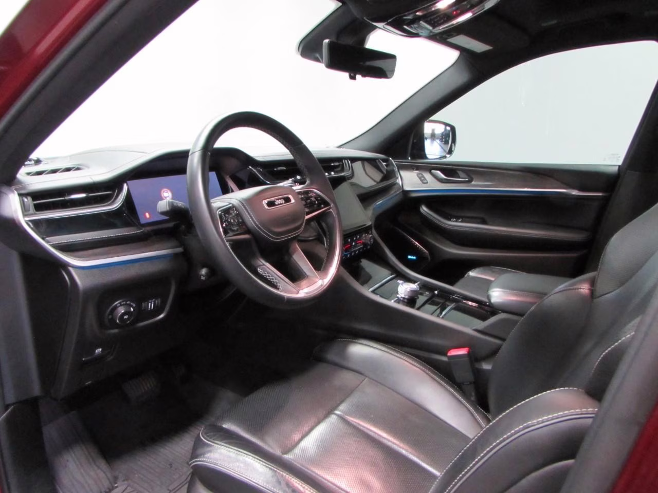 2022 Velvet Red Pearlcoat Jeep Grand Cherokee L Overland 4X4 SUV