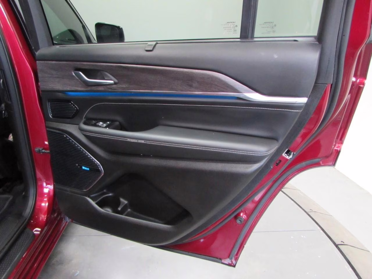 2022 Velvet Red Pearlcoat Jeep Grand Cherokee L Overland 4X4 SUV