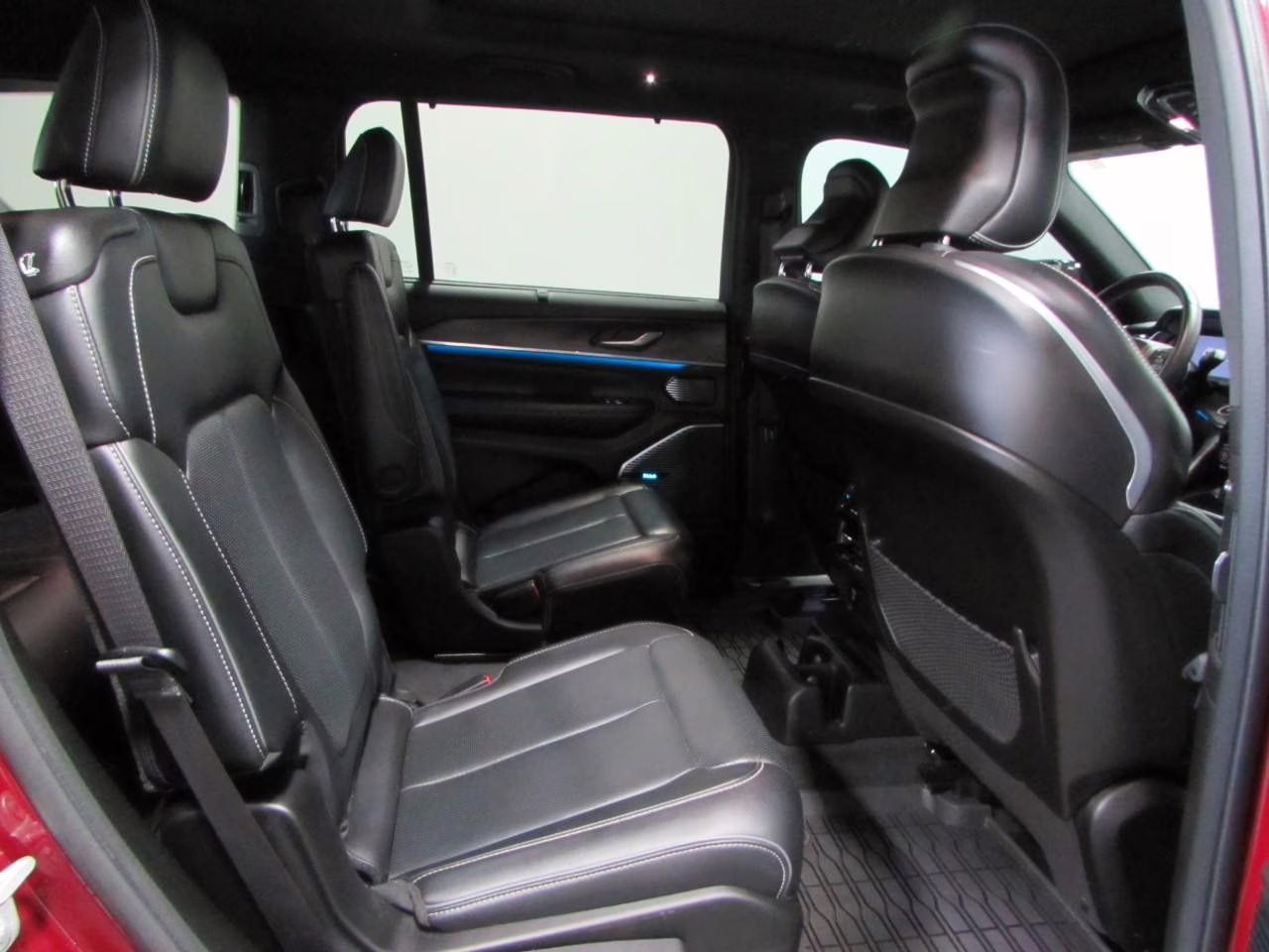 2022 Velvet Red Pearlcoat Jeep Grand Cherokee L Overland 4X4 SUV