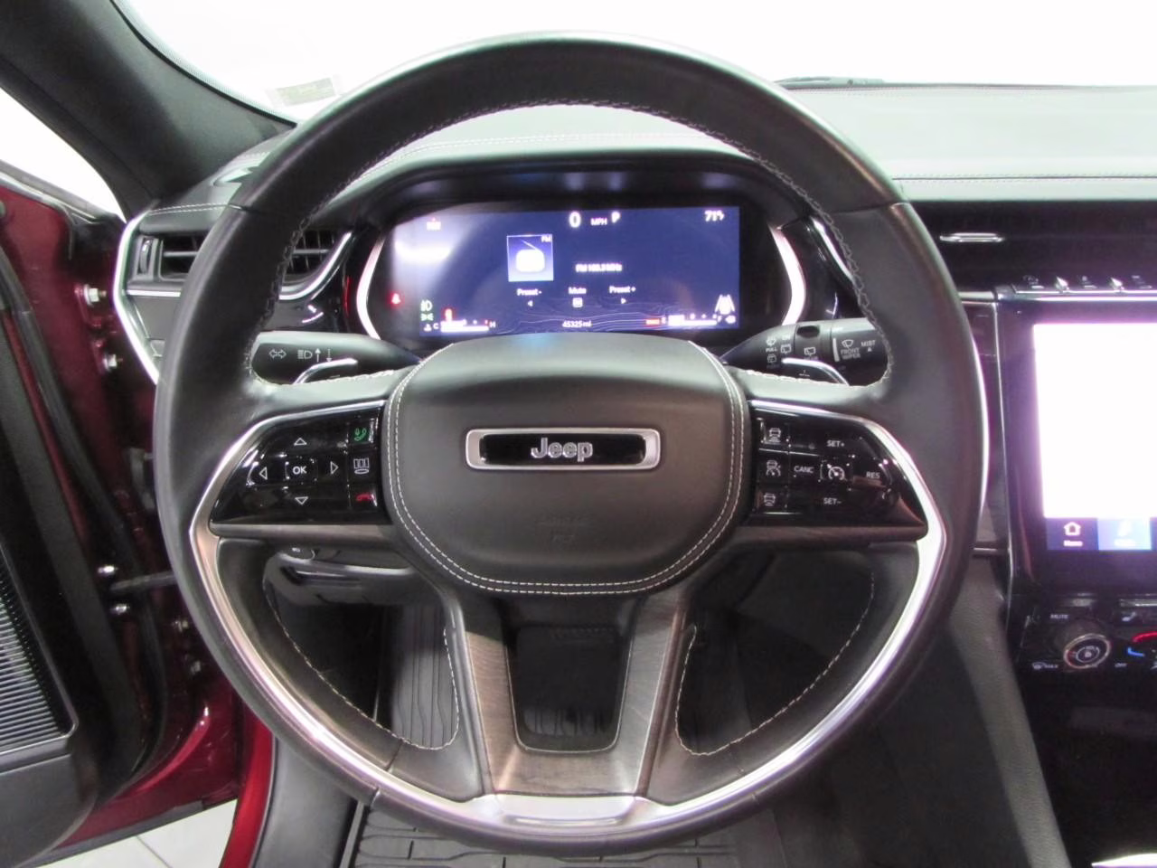 2022 Velvet Red Pearlcoat Jeep Grand Cherokee L Overland 4X4 SUV