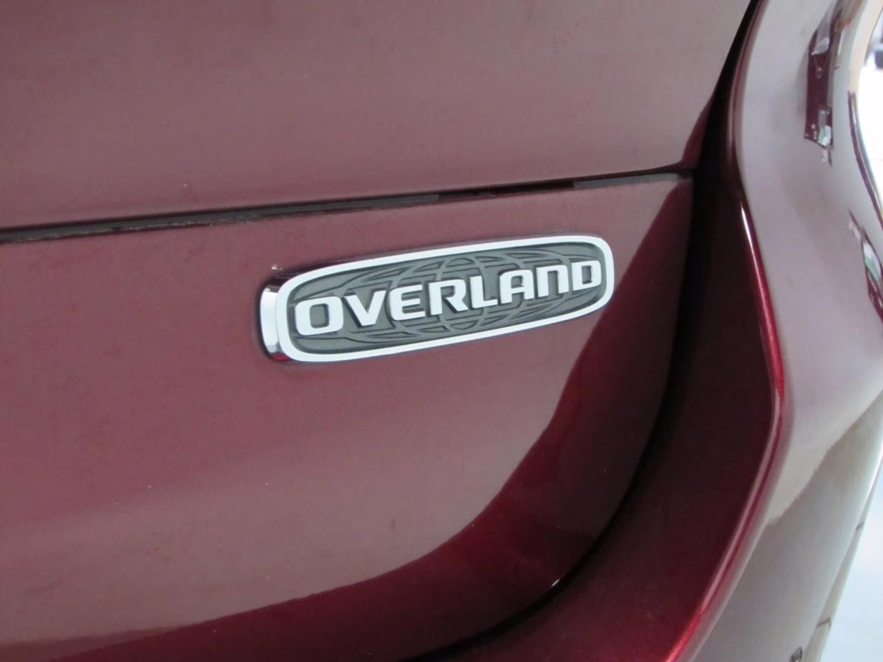 2022 Velvet Red Pearlcoat Jeep Grand Cherokee L Overland 4X4 SUV