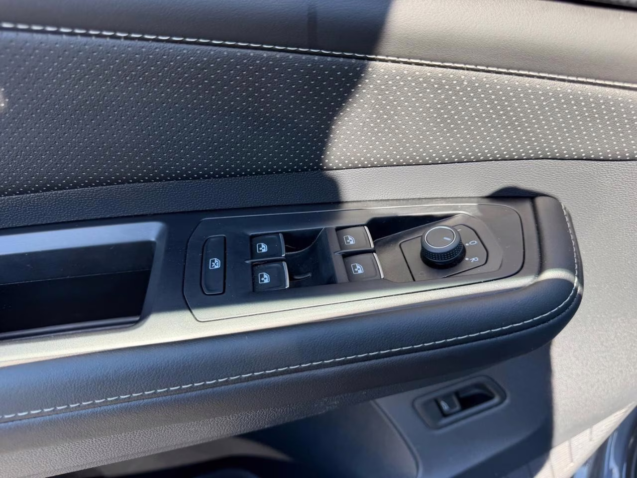 2024 Platinum Gray Metallic Volkswagen Atlas Cross Sport 2.0T SEL R-Line AWD SUV