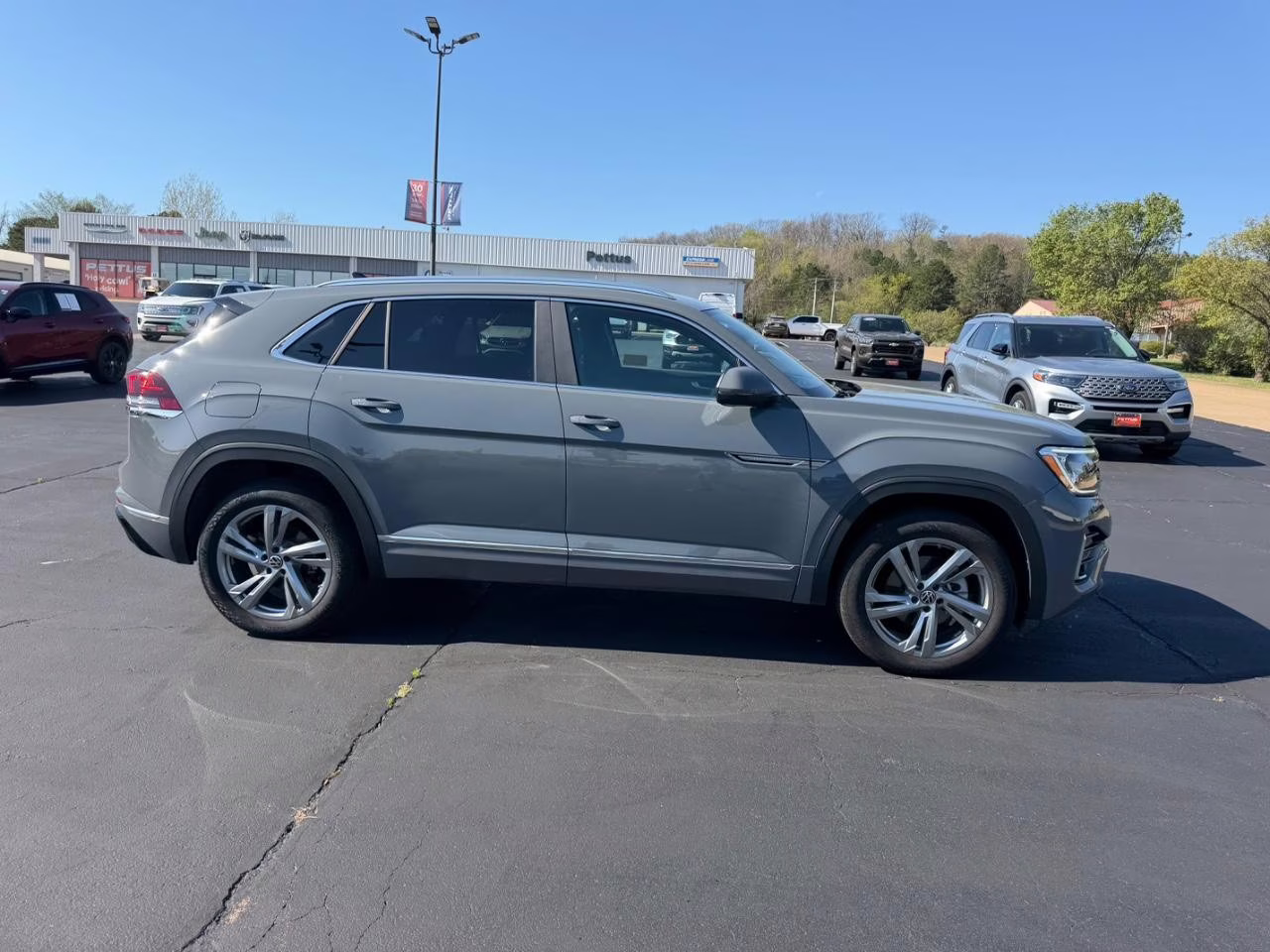 2024 Platinum Gray Metallic Volkswagen Atlas Cross Sport 2.0T SEL R-Line AWD SUV