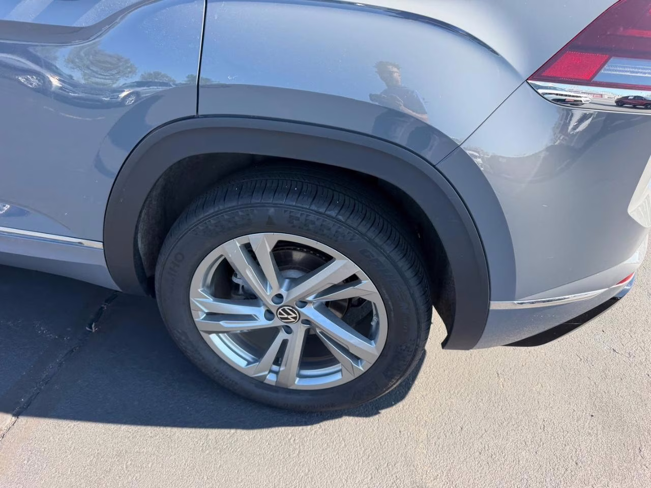 2024 Platinum Gray Metallic Volkswagen Atlas Cross Sport 2.0T SEL R-Line AWD SUV