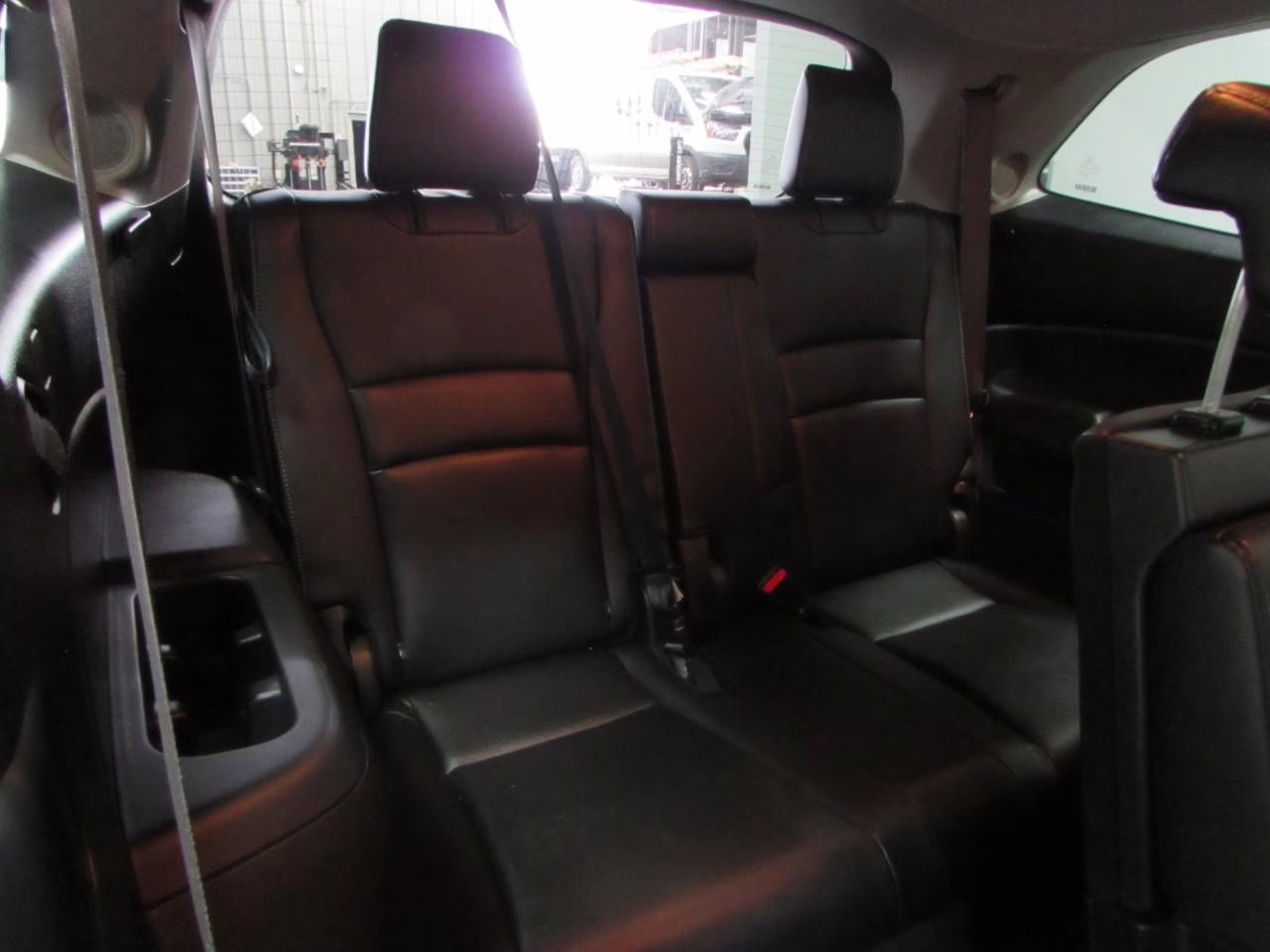 2022 Crystal Black Pearl Honda Pilot Touring 8 Passenger AWD SUV