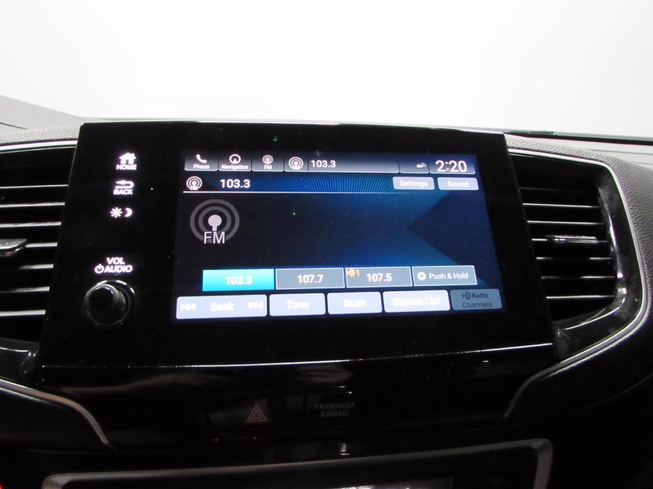 2022 Crystal Black Pearl Honda Pilot Touring 8 Passenger AWD SUV