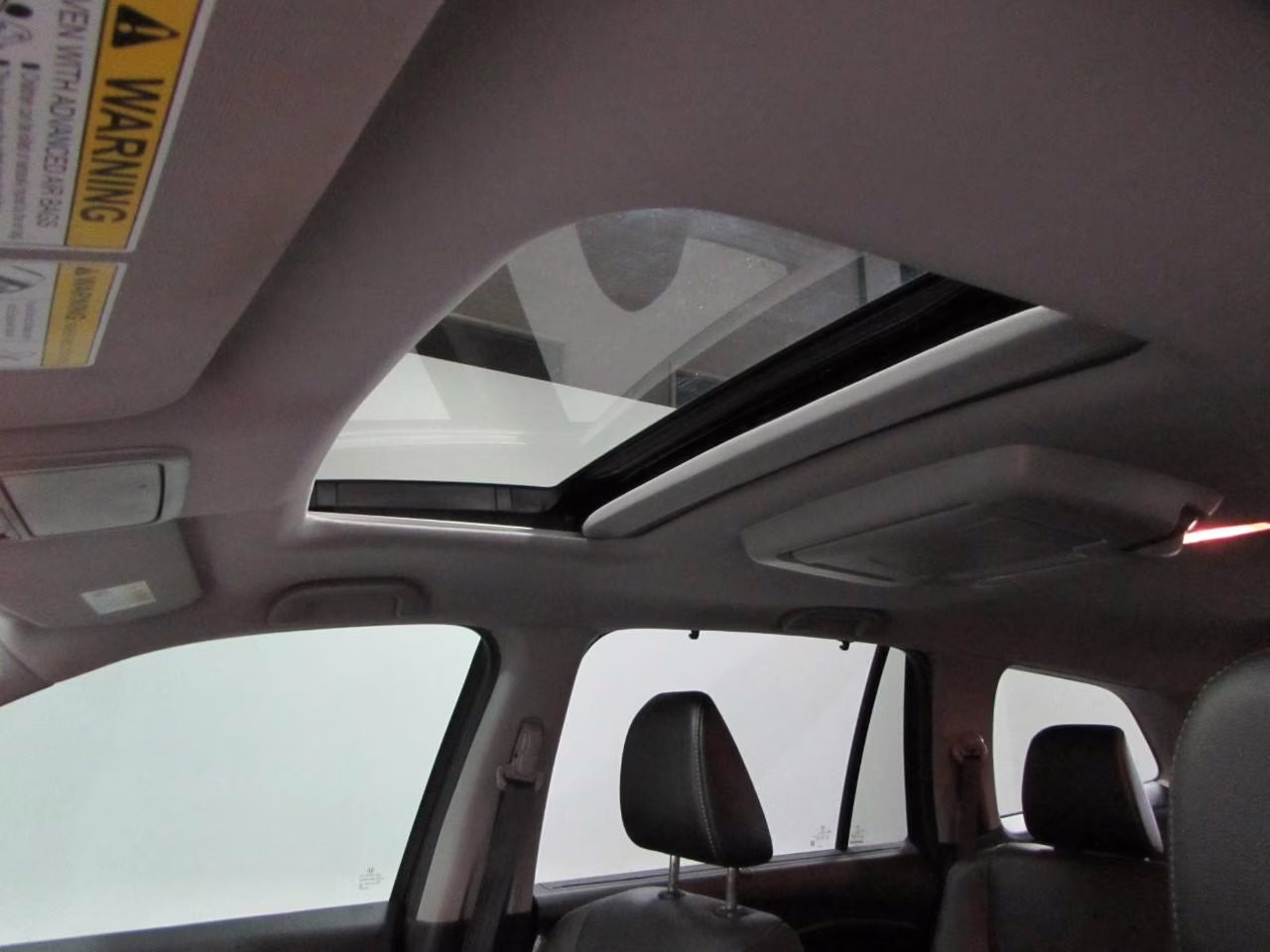 2022 Crystal Black Pearl Honda Pilot Touring 8 Passenger AWD SUV