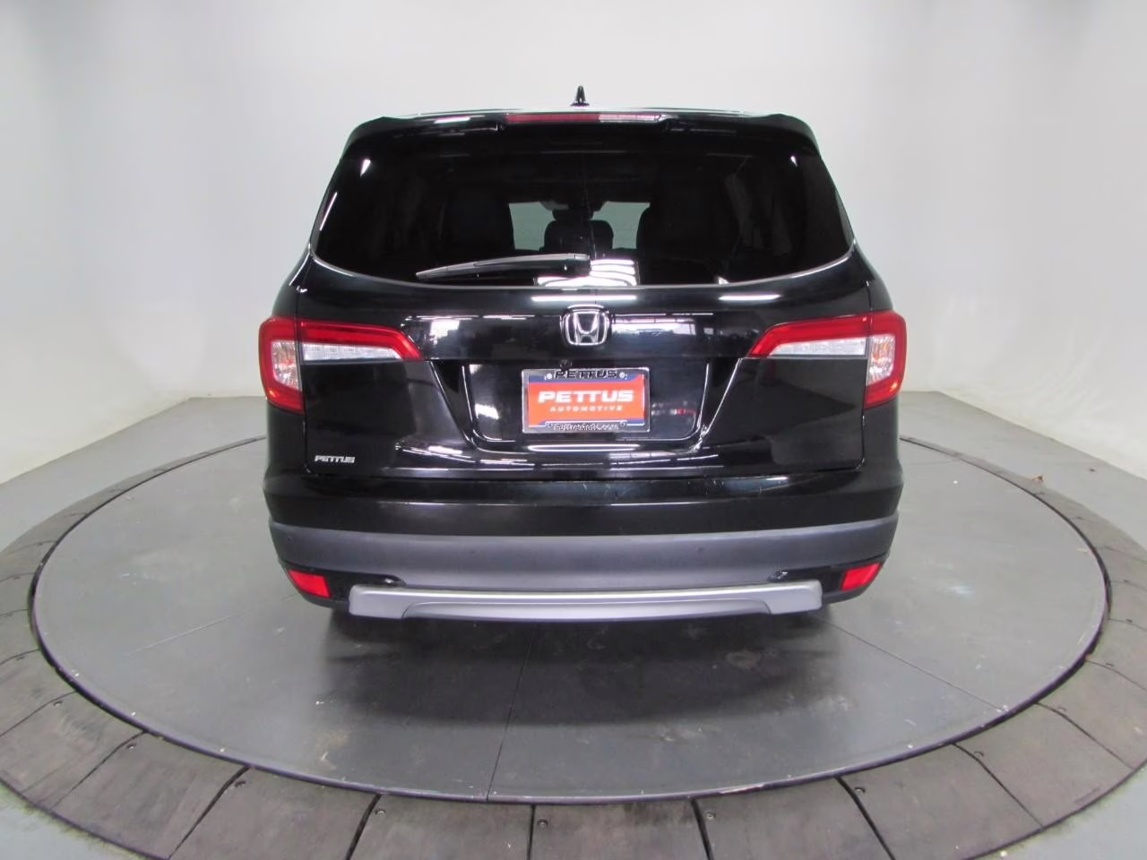 2022 Crystal Black Pearl Honda Pilot Touring 8 Passenger AWD SUV