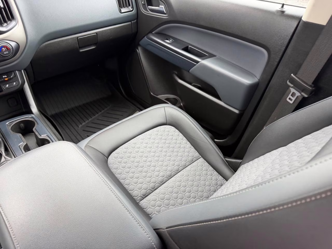 2021 Summit White Chevrolet Colorado Z71 4X4 Truck