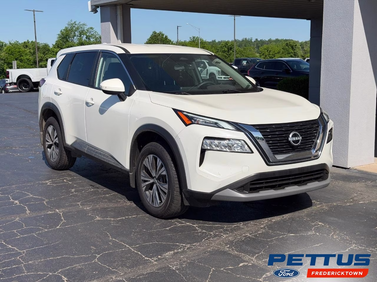 2023 Pearl White Tricoat Nissan Rogue SV AWD SUV