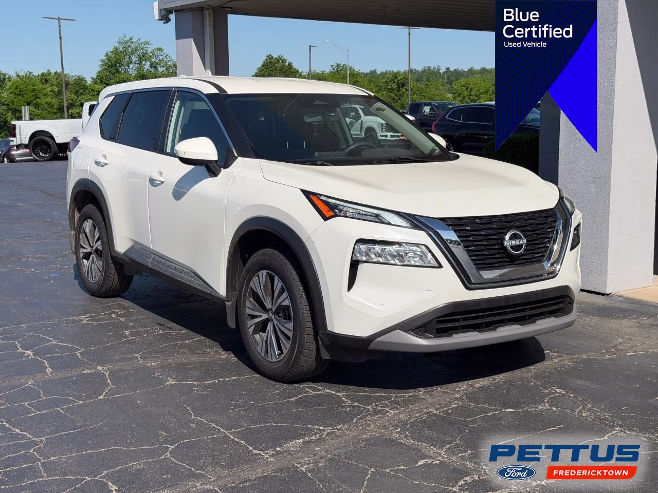 2023 Pearl White Tricoat Nissan Rogue SV AWD SUV