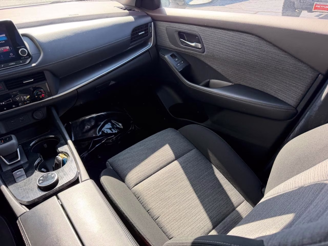 2023 Pearl White Tricoat Nissan Rogue SV AWD SUV