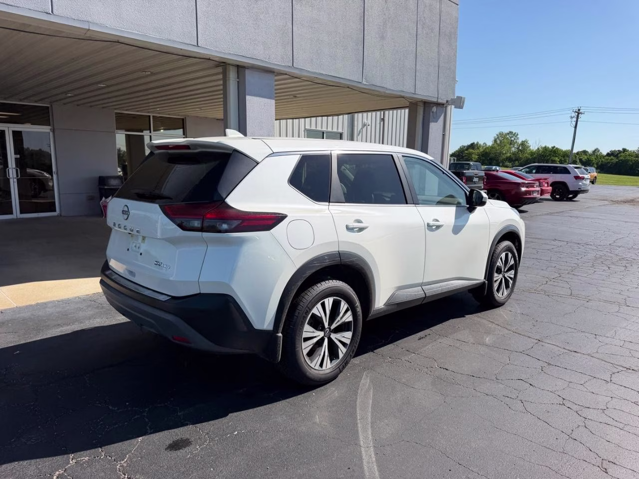 2023 Pearl White Tricoat Nissan Rogue SV AWD SUV
