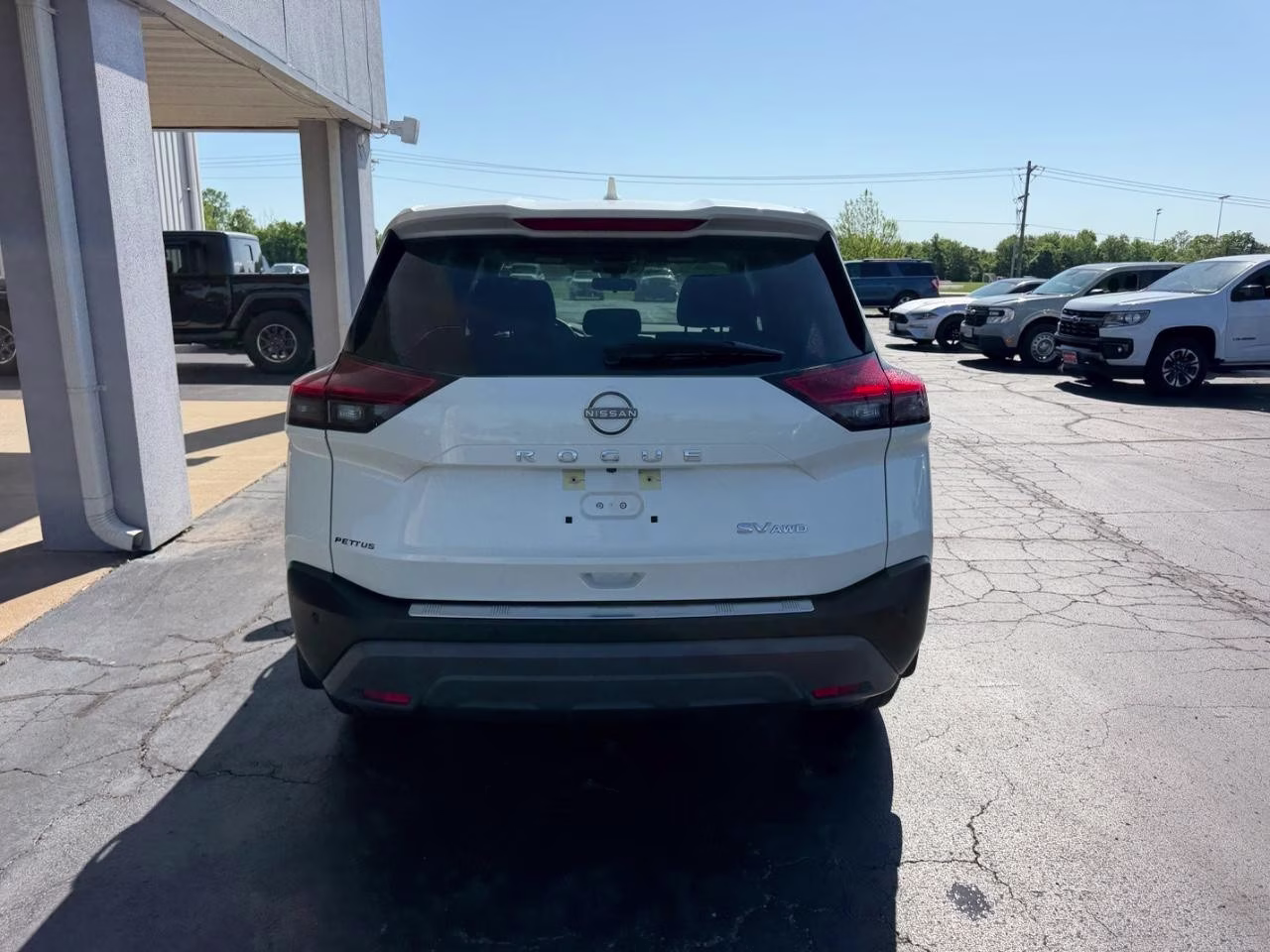 2023 Pearl White Tricoat Nissan Rogue SV AWD SUV