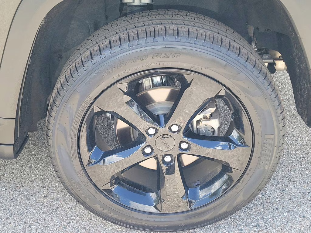 2024 Rocky Mountain Pearlcoat Jeep Grand Cherokee Limited RWD SUV