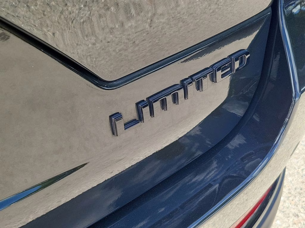 2024 Rocky Mountain Pearlcoat Jeep Grand Cherokee Limited RWD SUV