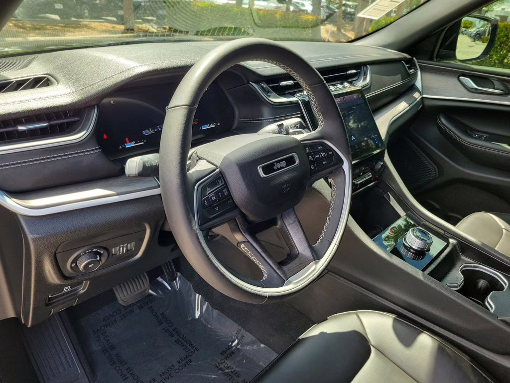 2024 Rocky Mountain Pearlcoat Jeep Grand Cherokee Limited RWD SUV