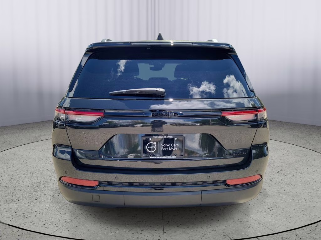 2024 Rocky Mountain Pearlcoat Jeep Grand Cherokee Limited RWD SUV