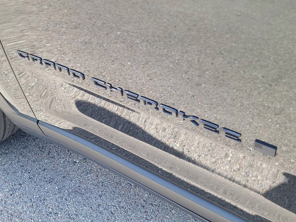 2024 Rocky Mountain Pearlcoat Jeep Grand Cherokee Limited RWD SUV