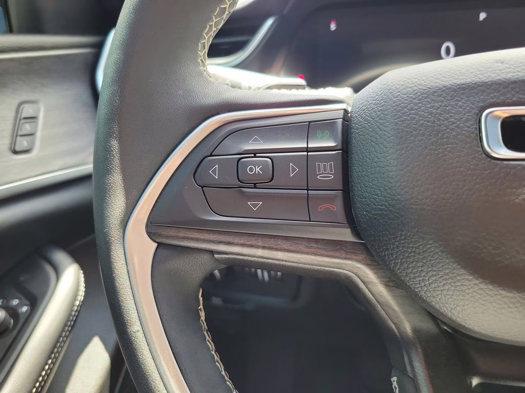 2024 Rocky Mountain Pearlcoat Jeep Grand Cherokee Limited RWD SUV
