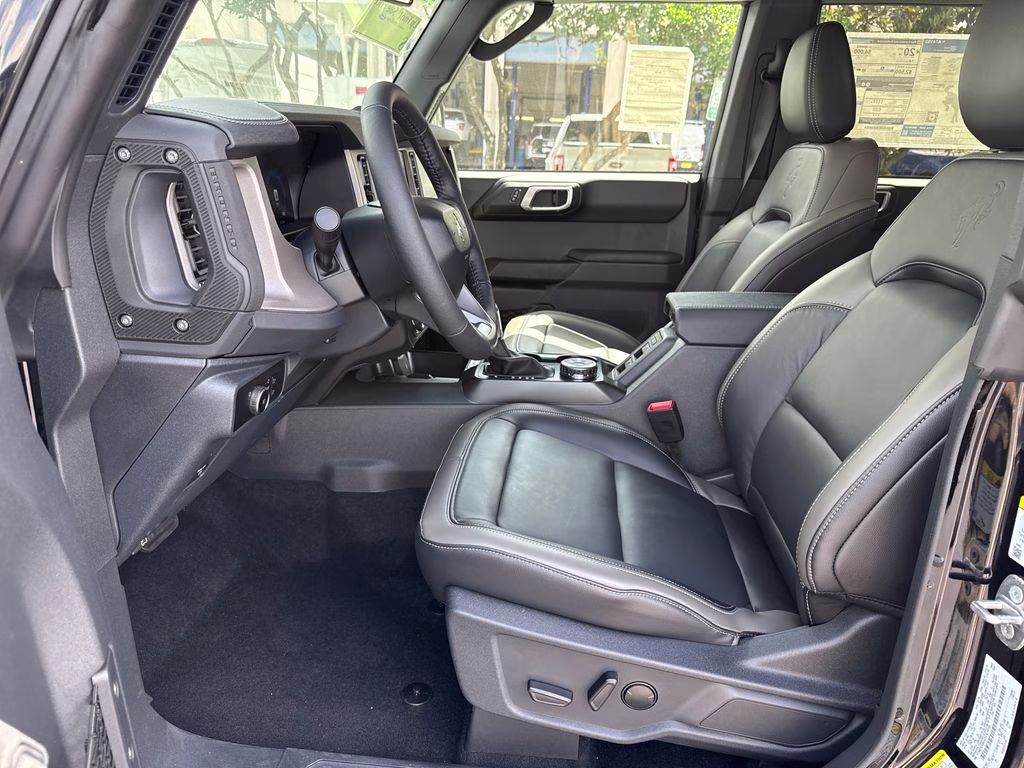2026 Shadow Black Ford Bronco Outer Banks 4X4 SUV