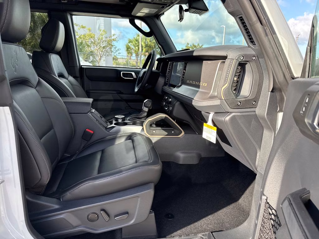 2026 Avalanche Gray Ford Bronco Badlands 4X4 SUV