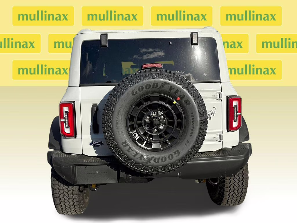 2026 Avalanche Gray Ford Bronco Badlands 4X4 SUV