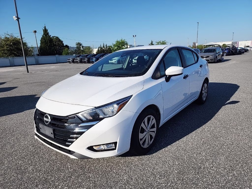 2024 Nissan Versa 1.6 S CVT's photo