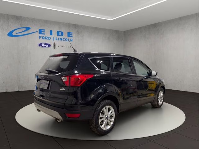2019 Agate Black Metallic Ford Escape SE FWD SUV
