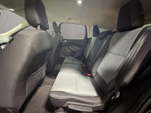 2019 Agate Black Metallic Ford Escape SE FWD SUV