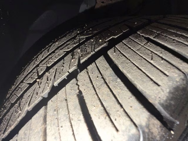 2019 Agate Black Metallic Ford Escape SE FWD SUV