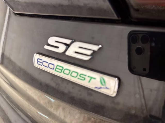 2019 Agate Black Metallic Ford Escape SE FWD SUV