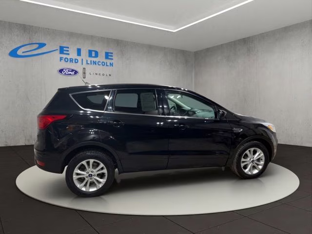 2019 Agate Black Metallic Ford Escape SE FWD SUV