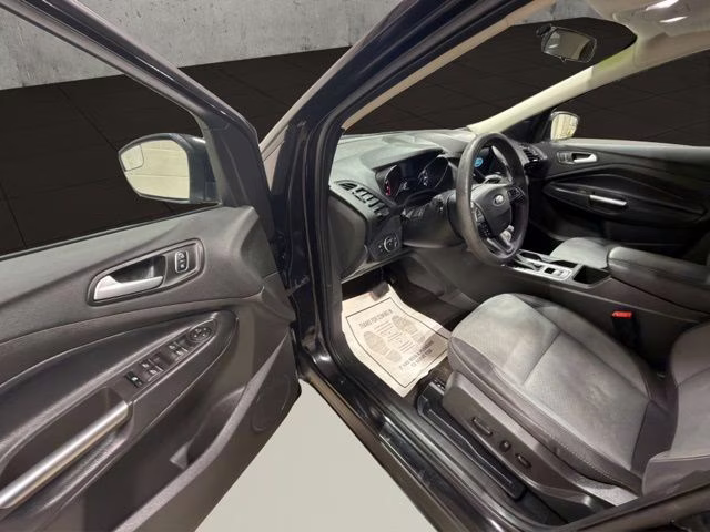 2019 Agate Black Metallic Ford Escape SE FWD SUV