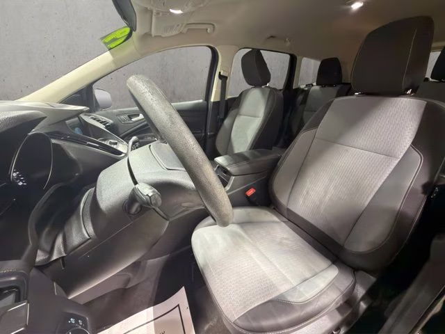 2019 Agate Black Metallic Ford Escape SE FWD SUV