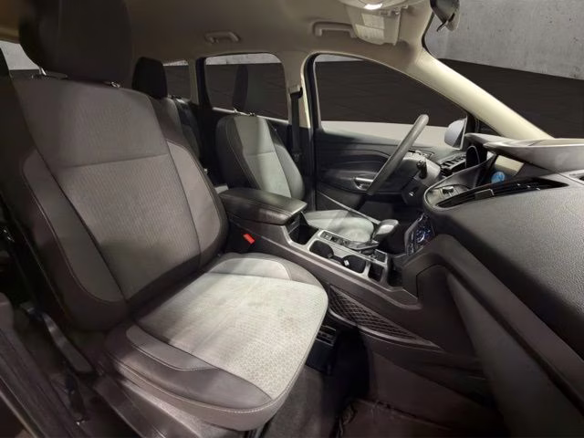 2019 Agate Black Metallic Ford Escape SE FWD SUV