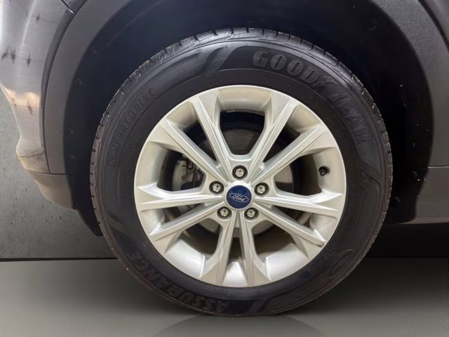 2019 Agate Black Metallic Ford Escape SE FWD SUV