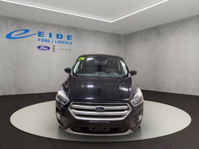 2019 Agate Black Metallic Ford Escape SE FWD SUV