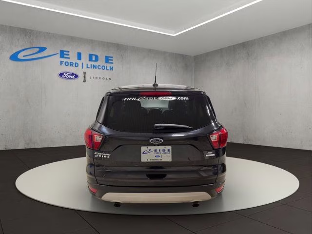 2019 Agate Black Metallic Ford Escape SE FWD SUV