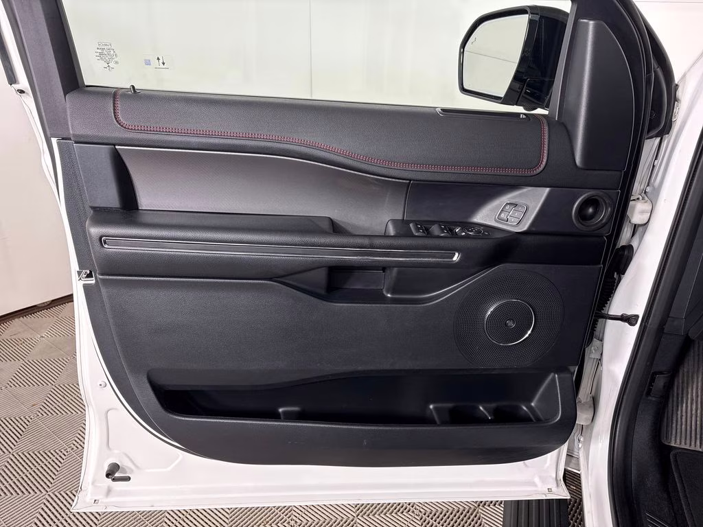 2021 White Metallic Ford Expedition Limited RWD SUV