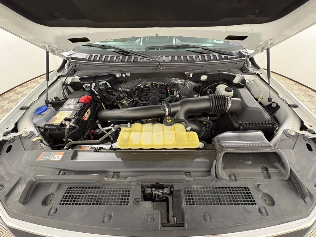 2021 White Metallic Ford Expedition Limited RWD SUV