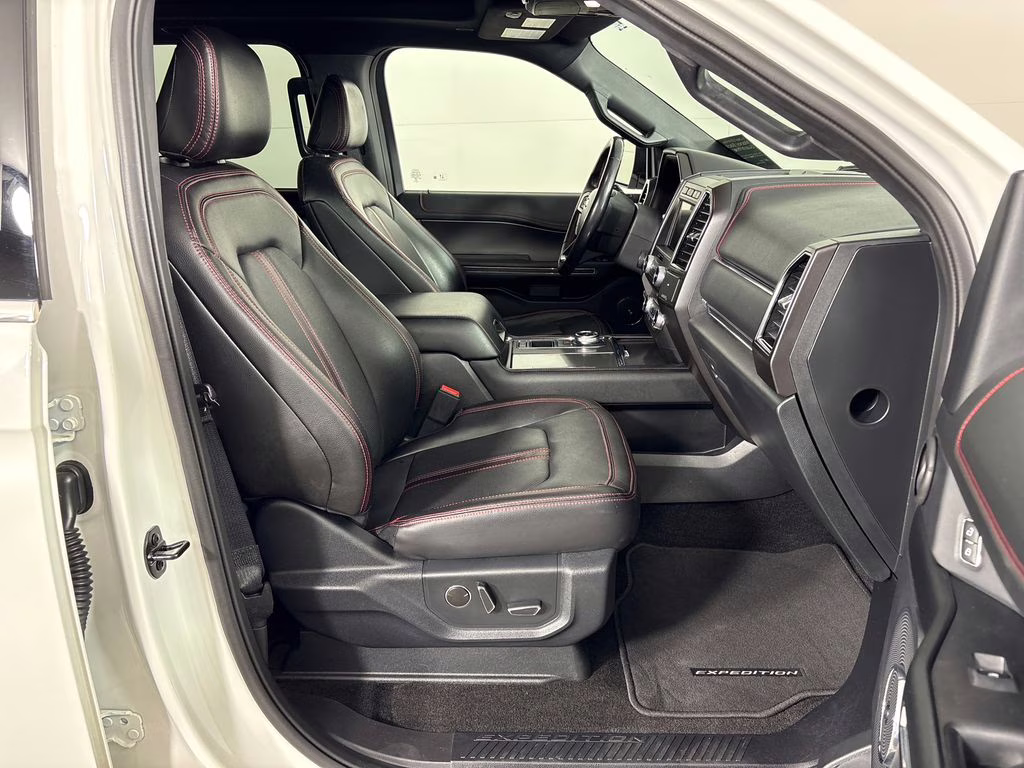 2021 White Metallic Ford Expedition Limited RWD SUV